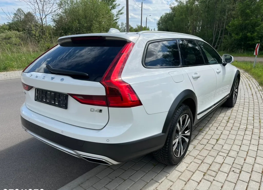 Volvo V90 Cross Country cena 122900 przebieg: 188000, rok produkcji 2019 z Cieszanów małe 781